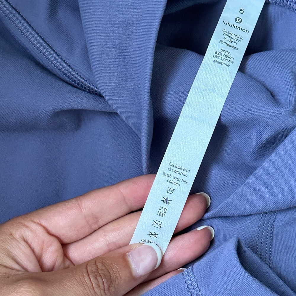 Lululemon - Picture 2 of 4